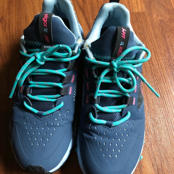 Women’s adidas sneakers size 8 US - Picture 2 of 7